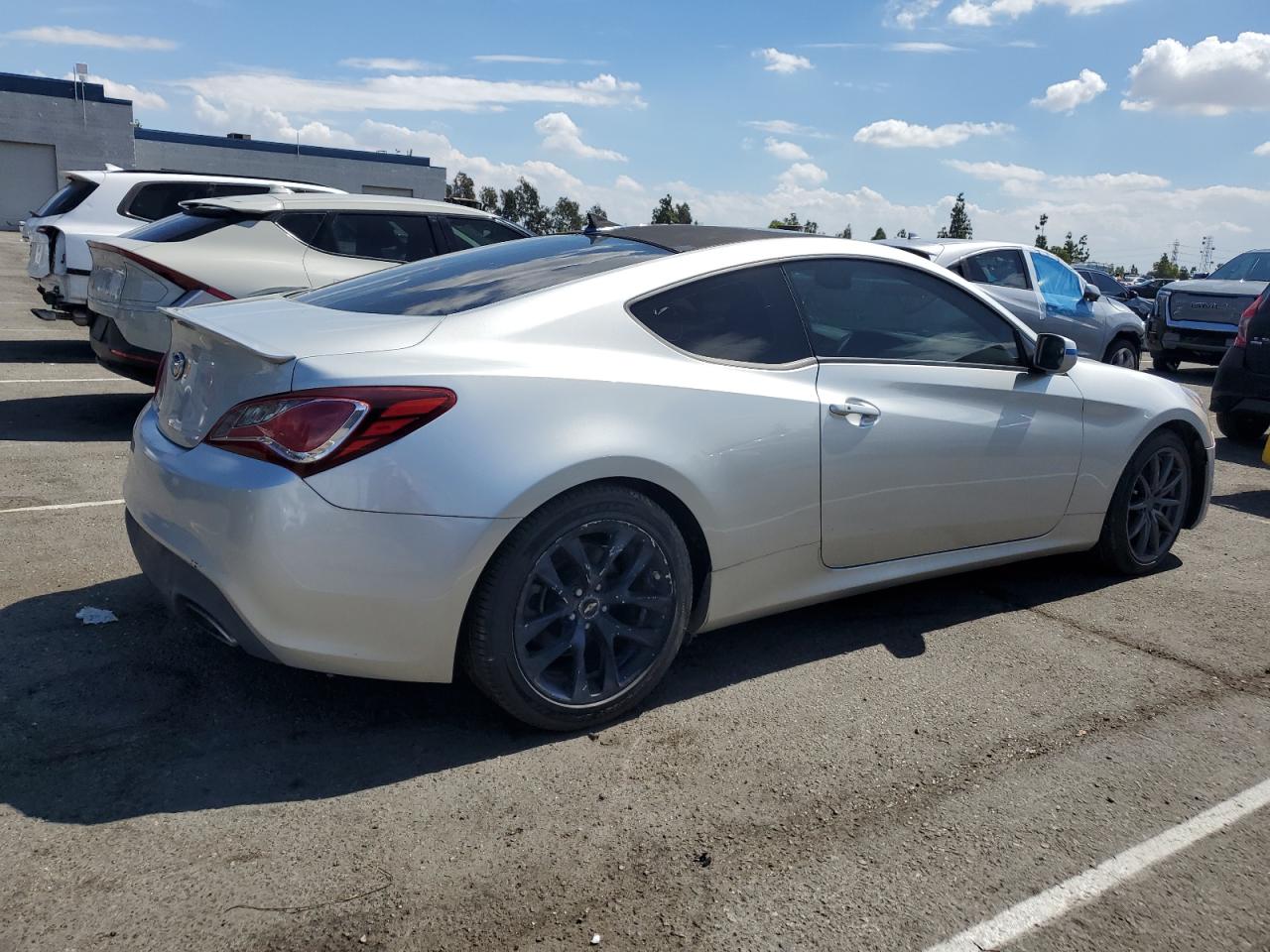 Hyundai Genesis 2.0t Image 2