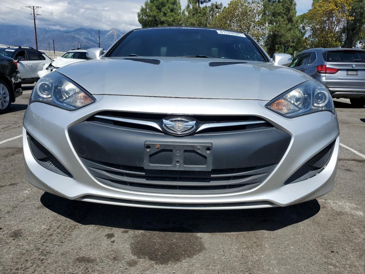 Hyundai Genesis 2.0t Image 12