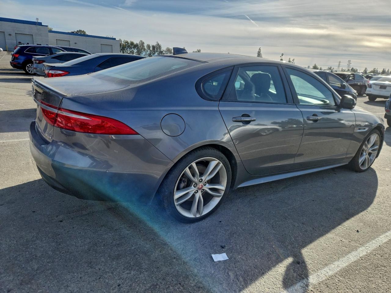 Jaguar XF R - Sport Image 5