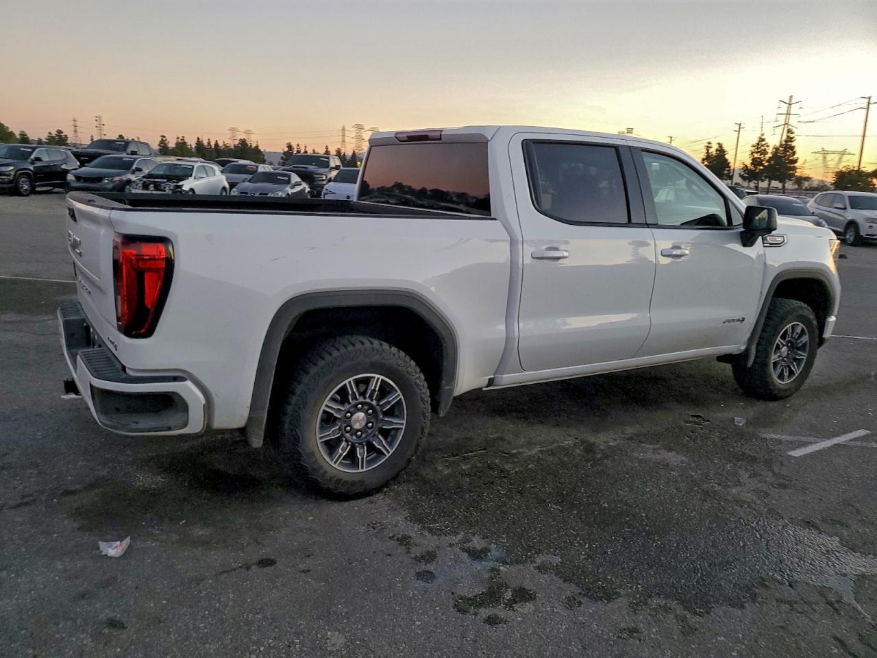 GMC Sierra K1500 At4 Image 6