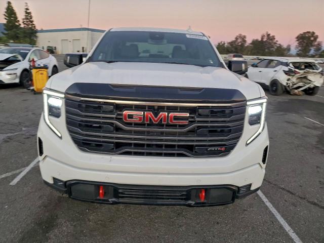GMC Sierra K1500 At4 Image 3