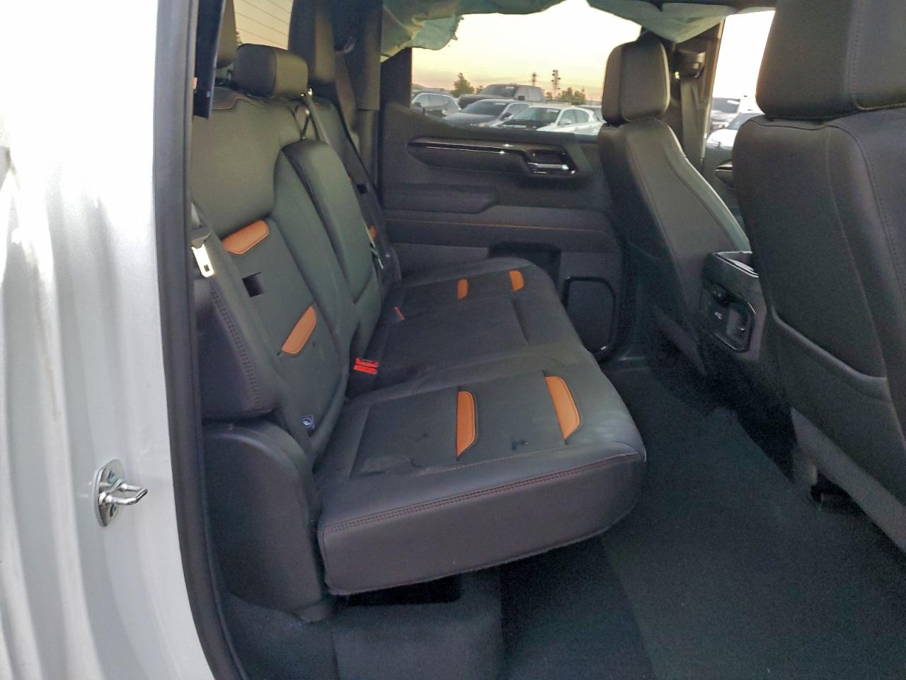 GMC Sierra K1500 At4 Image 9