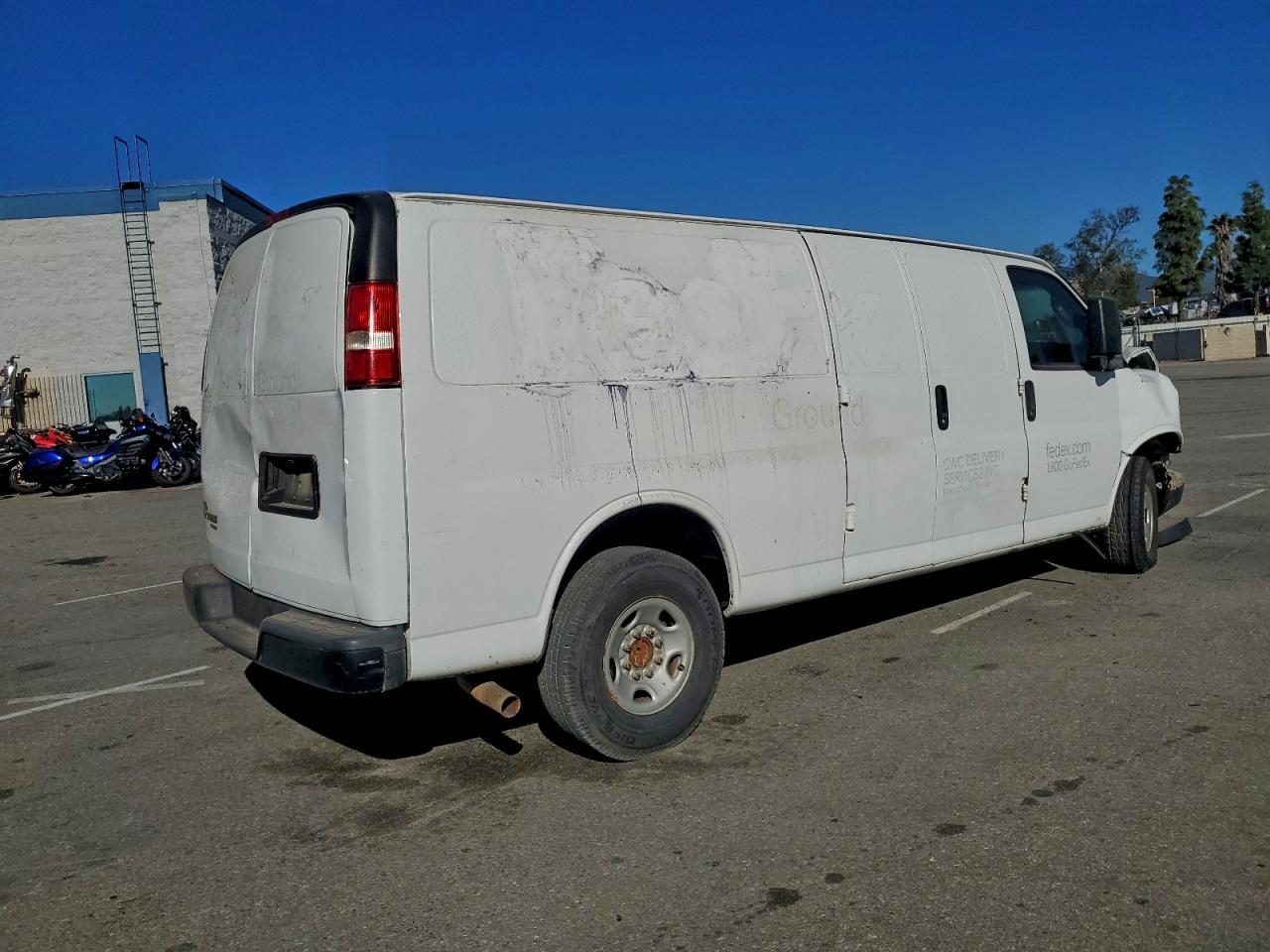 Chevrolet Express Image 7