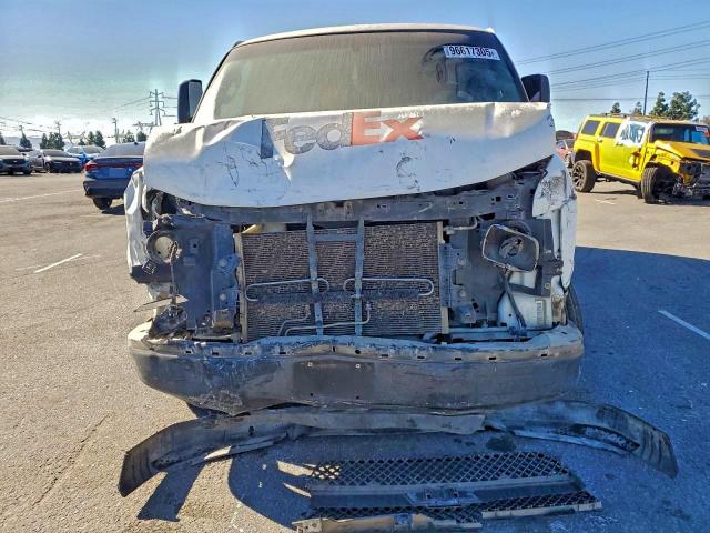 Chevrolet Express Image 8