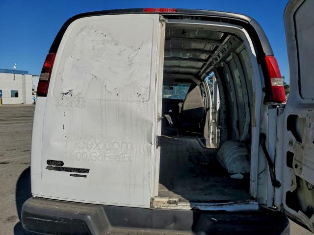 Chevrolet Express Image 10