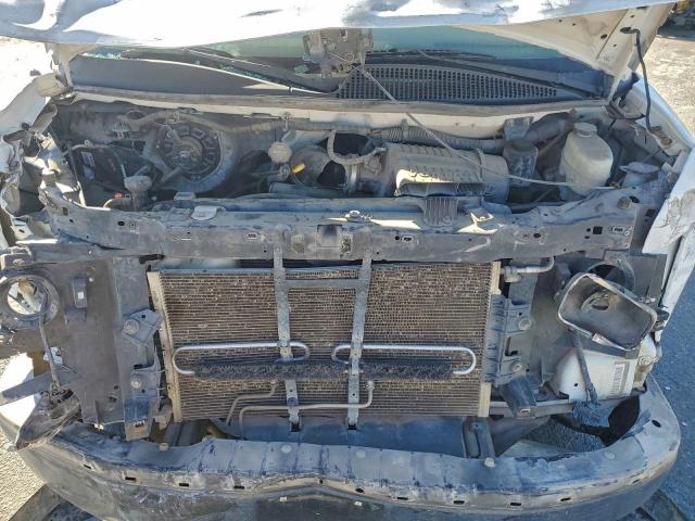 Chevrolet Express Image 12