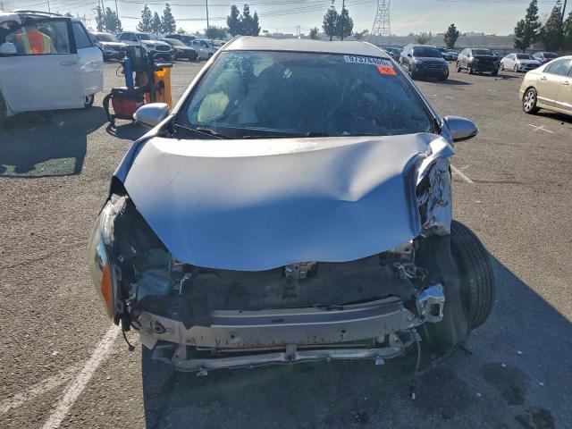 Toyota Prius Image 10