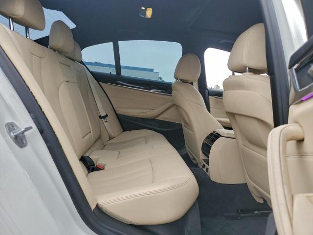 BMW 5 Series Image 11