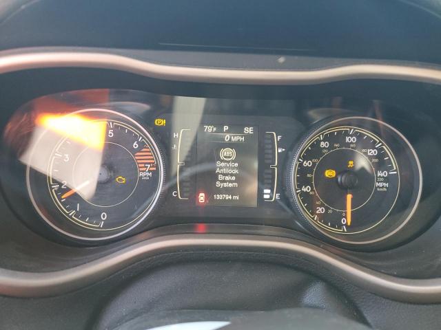 Jeep Grand Cherokee Latitude Image 3