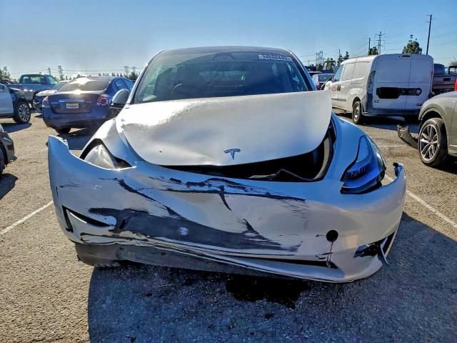 Tesla Model Y Image 8