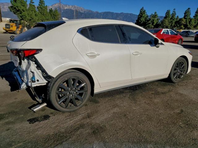 Mazda 3 Premium Image 5