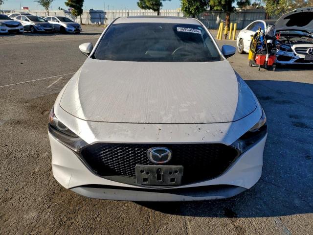 Mazda 3 Premium Image 9