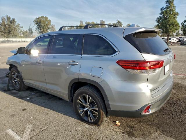 Toyota Highlander Le Image 2