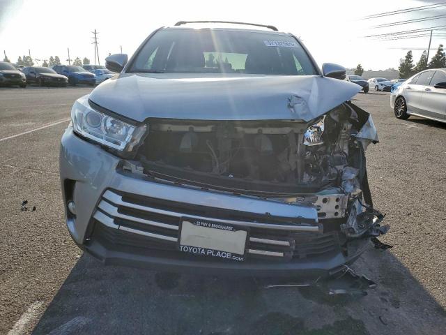 Toyota Highlander Le Image 12