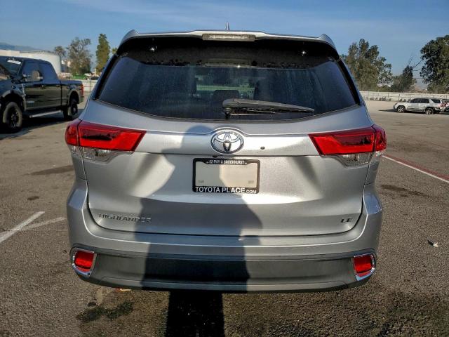 Toyota Highlander Le Image 5