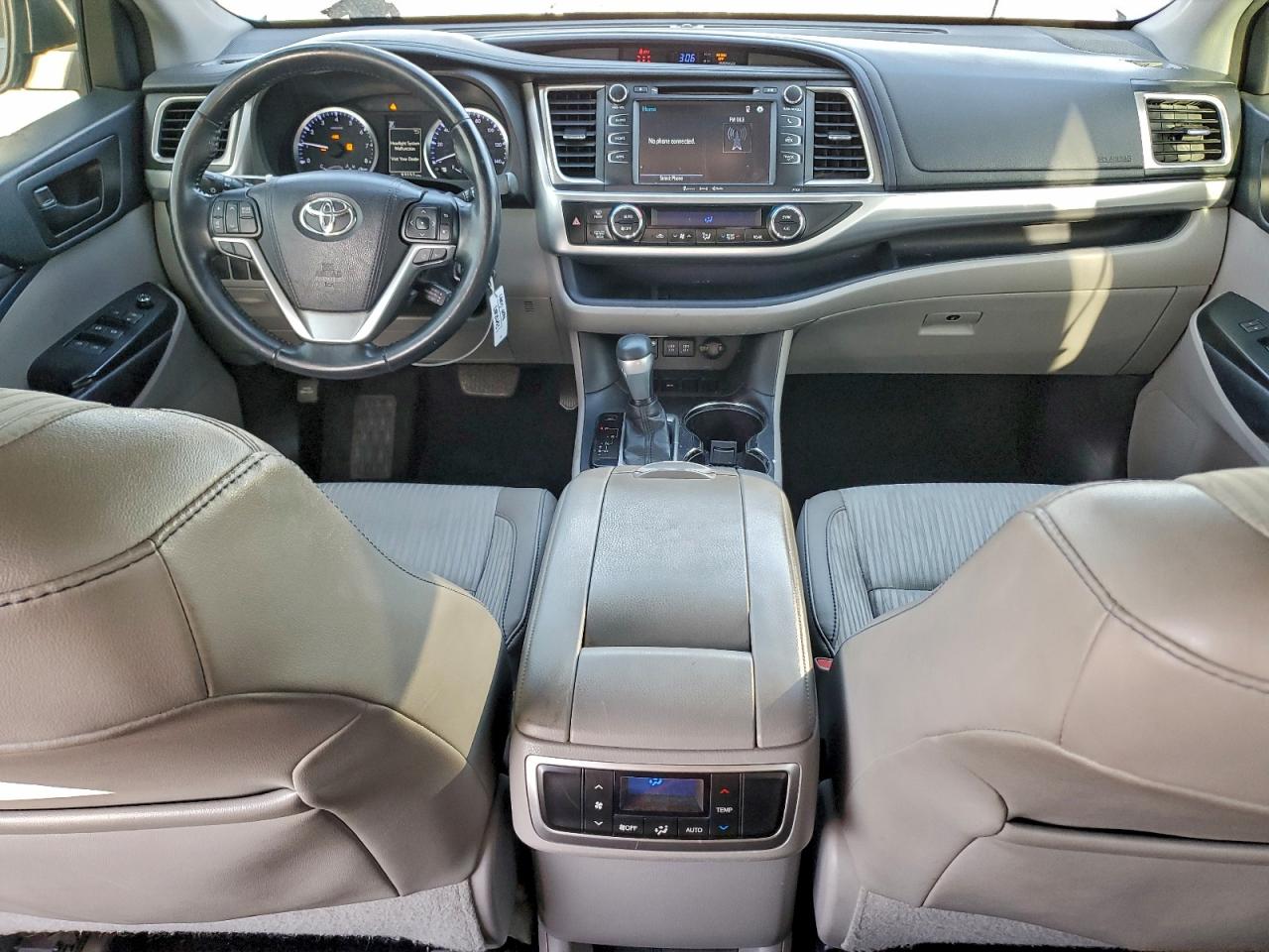 Toyota Highlander Le Image 7