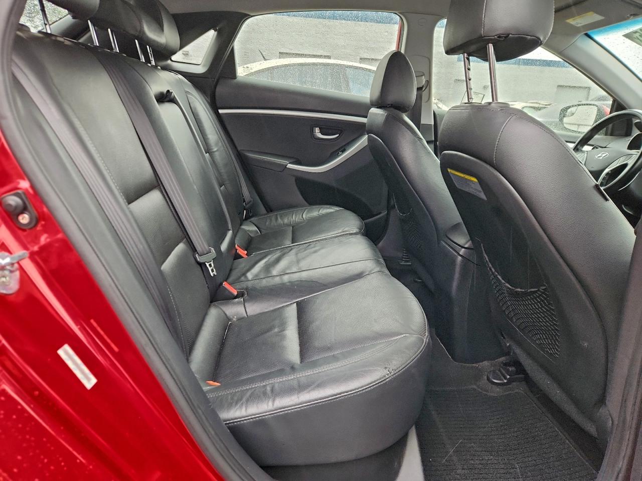 Hyundai ELANTRA Image 8