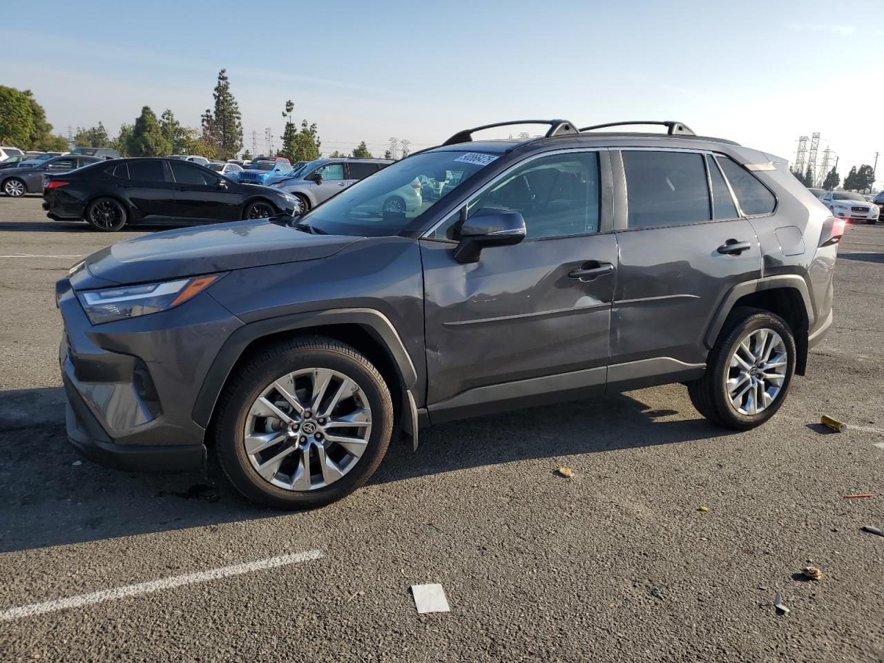 Toyota RAV4 Xle Premium Image 1