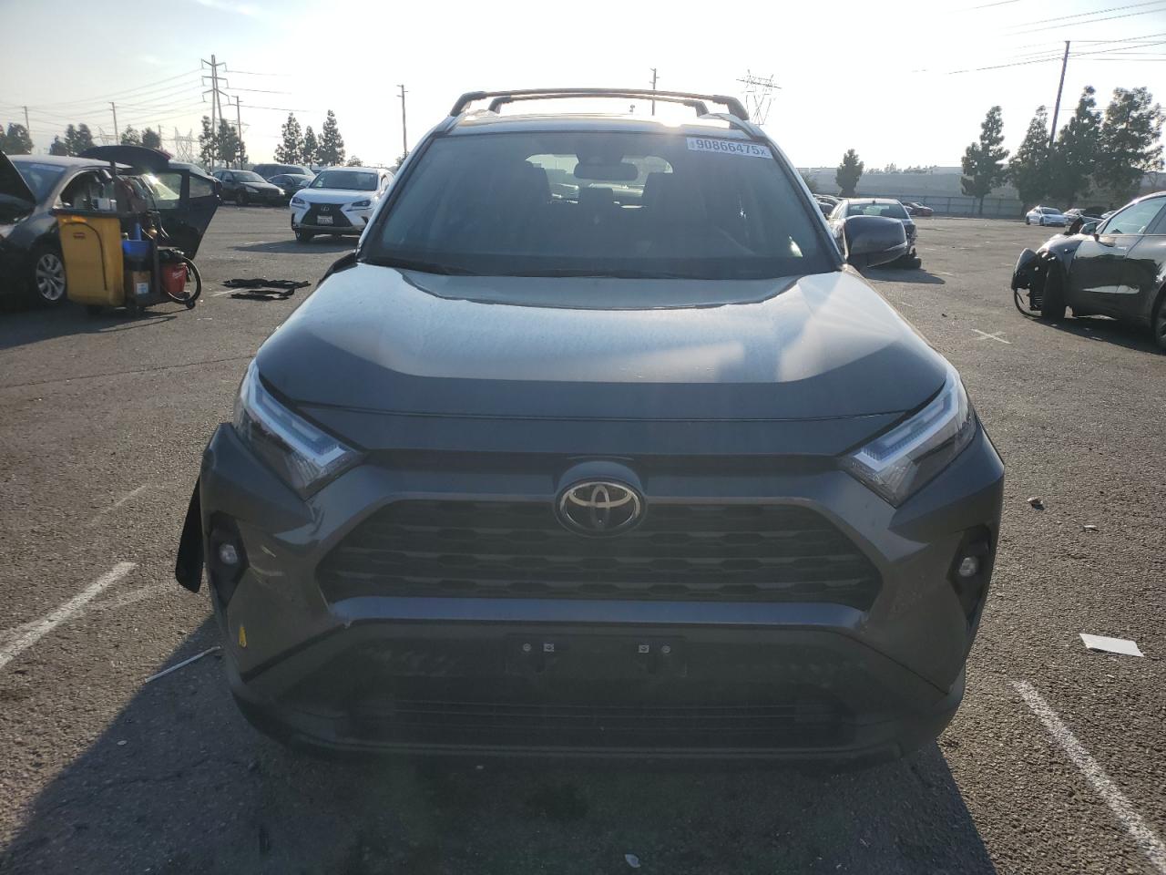 Toyota RAV4 Xle Premium Image 6