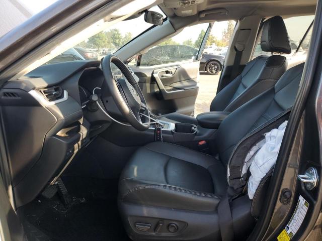 Toyota RAV4 Xle Premium Image 3