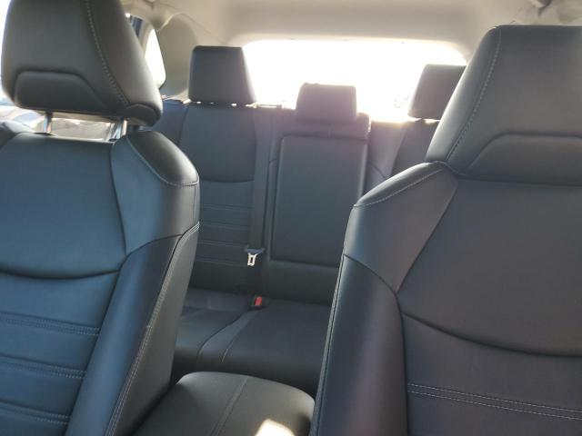 Toyota RAV4 Xle Premium Image 5