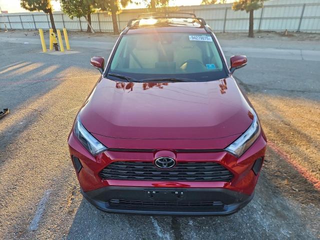 Toyota RAV4 Xle Image 5