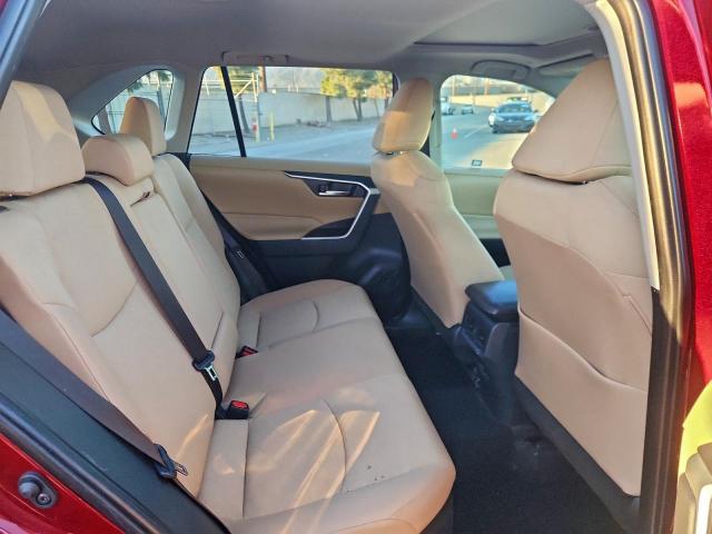Toyota RAV4 Xle Image 11