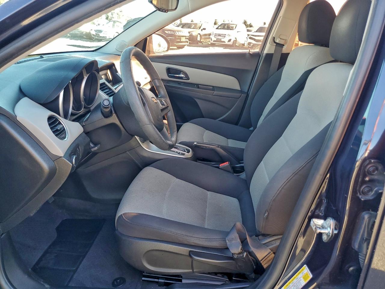 Chevrolet Cruze Ls Image 5