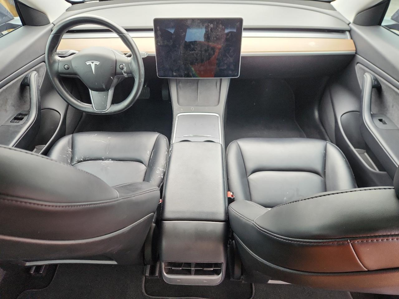 Tesla Model 3 Image 11