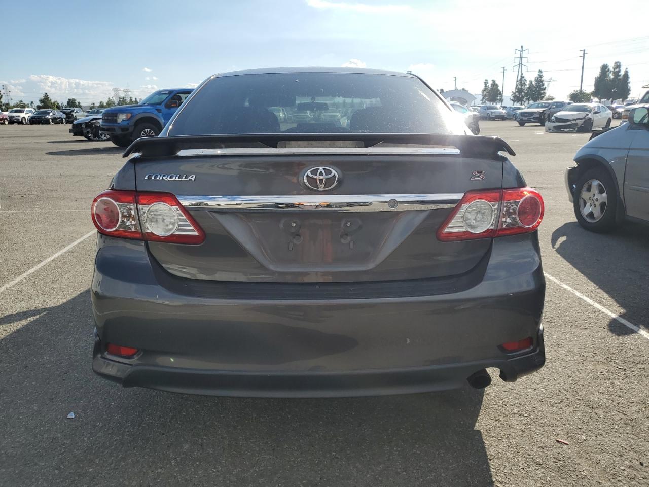 Toyota Corolla Base Image 7