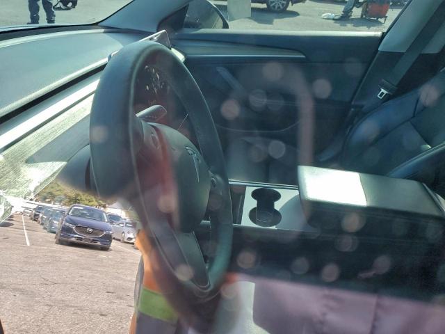 Tesla Model 3 Image 5