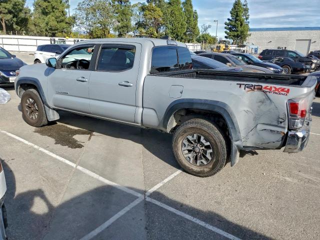 Toyota Tacoma Double Cab Image 4