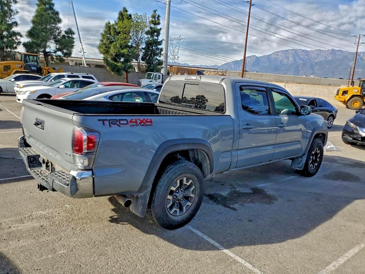 Toyota Tacoma Double Cab Image 5