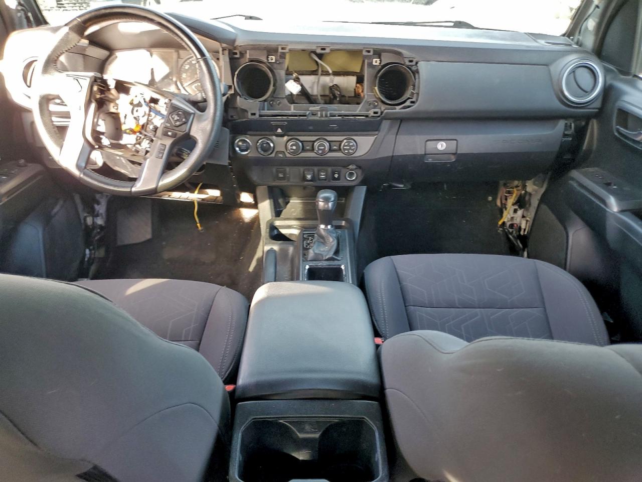 Toyota Tacoma Double Cab Image 10