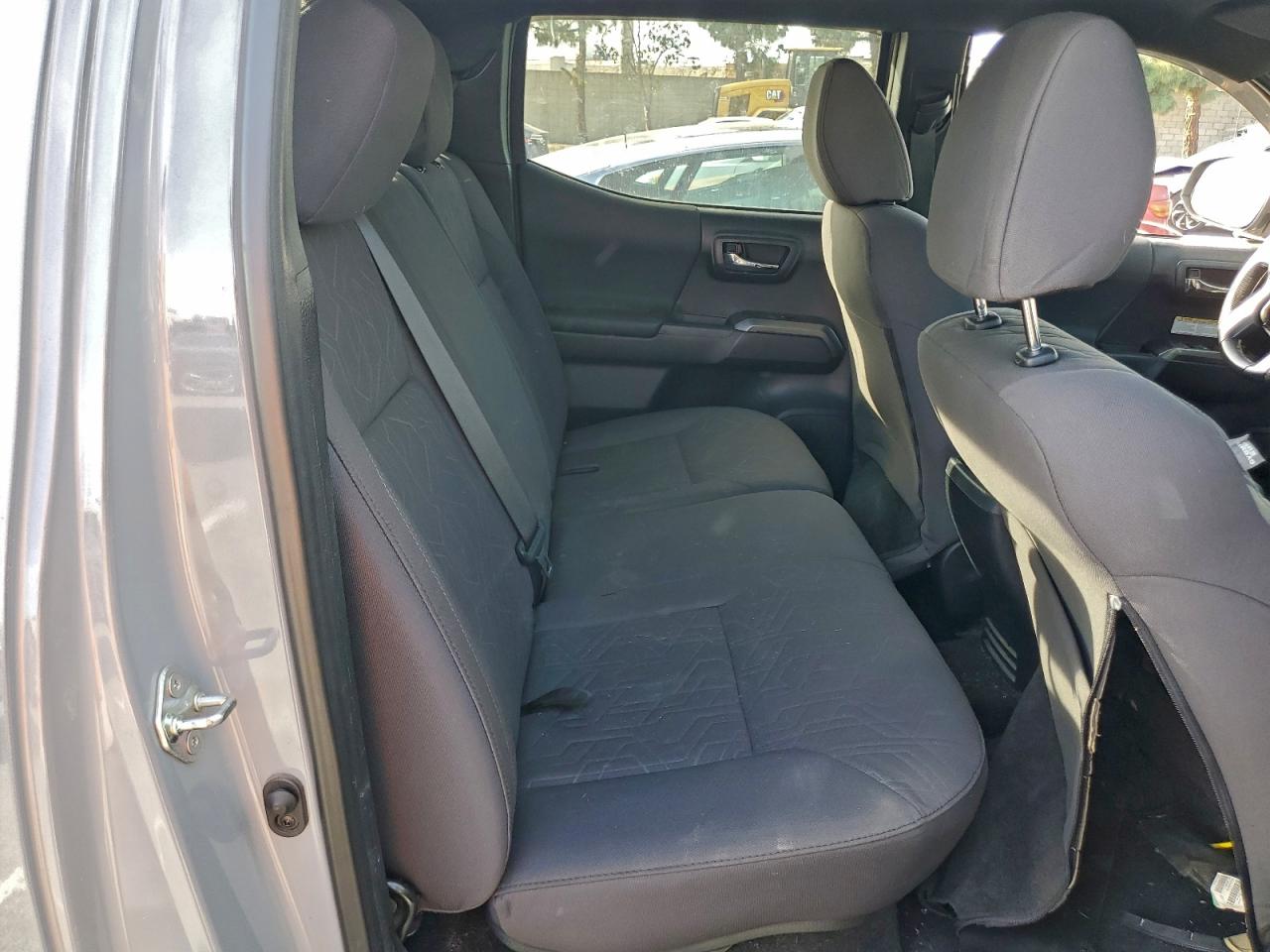 Toyota Tacoma Double Cab Image 9