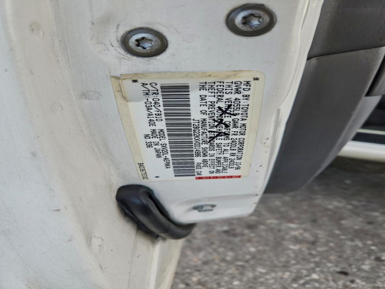 Toyota Camry Le Image 6