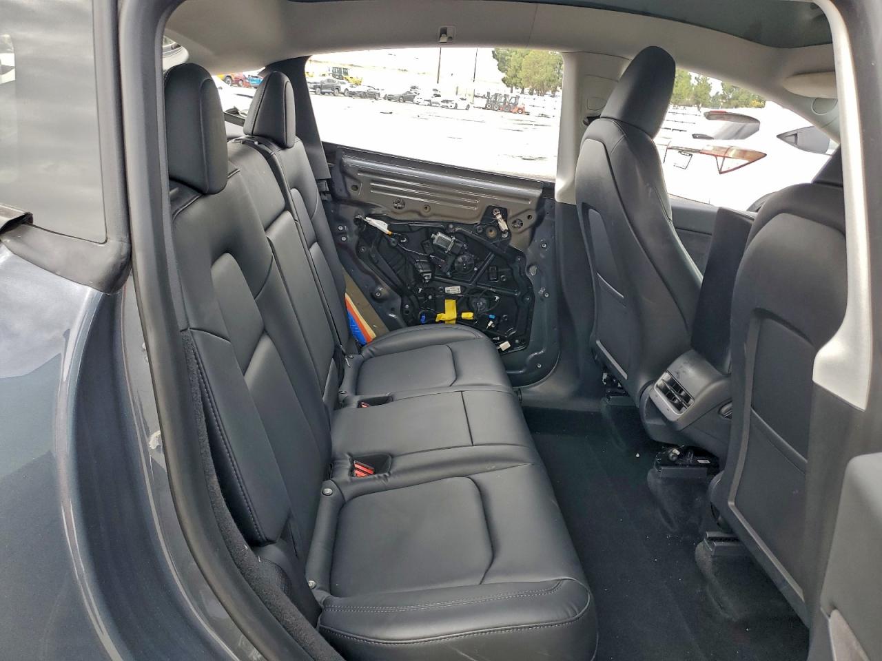 Tesla Model Y Image 12