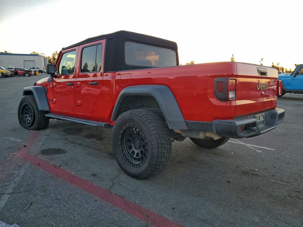 Jeep Gladiator Sport Image 2