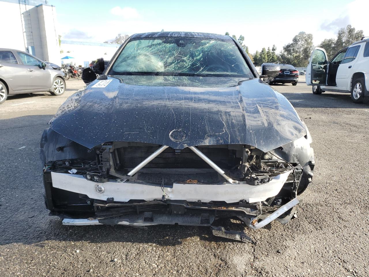 BMW 3 Series Image 6