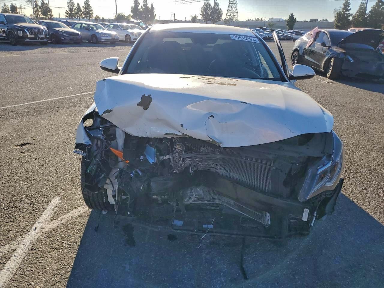 Kia Optima Lx Image 12