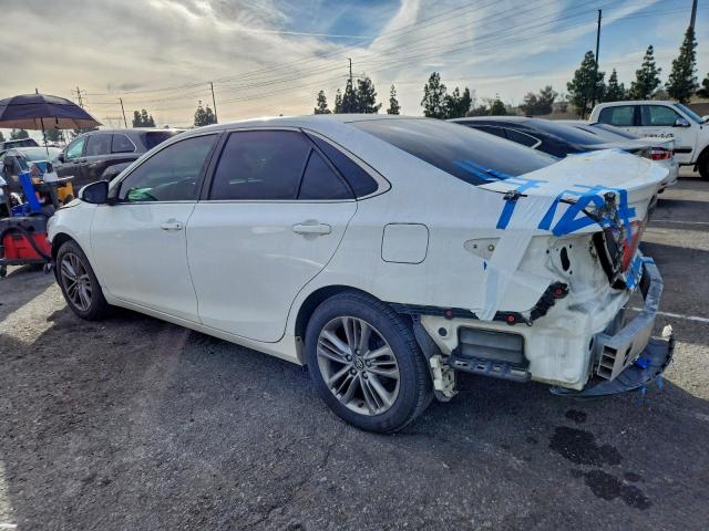 Toyota Camry Le Image 4