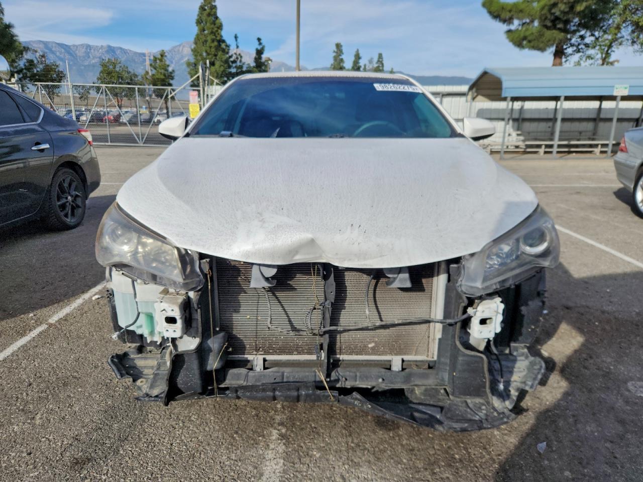 Toyota Camry Le Image 13