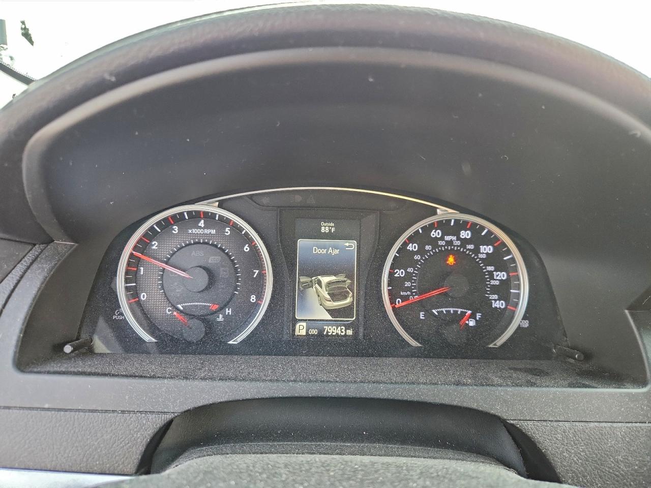 Toyota Camry Le Image 11