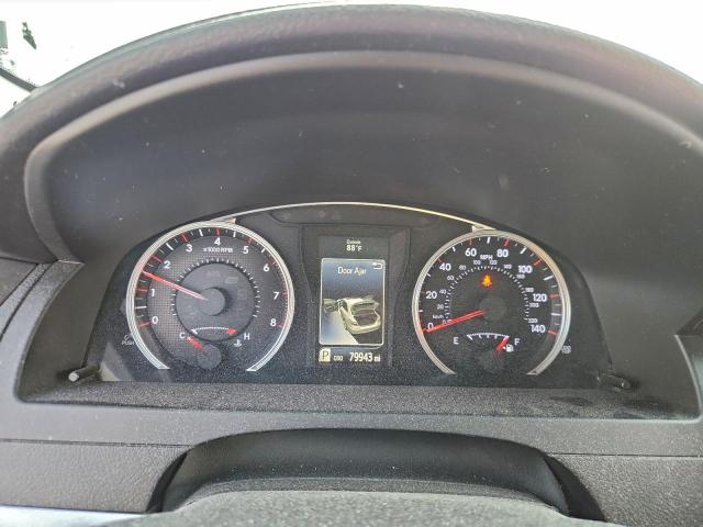 Toyota Camry Le Image 11