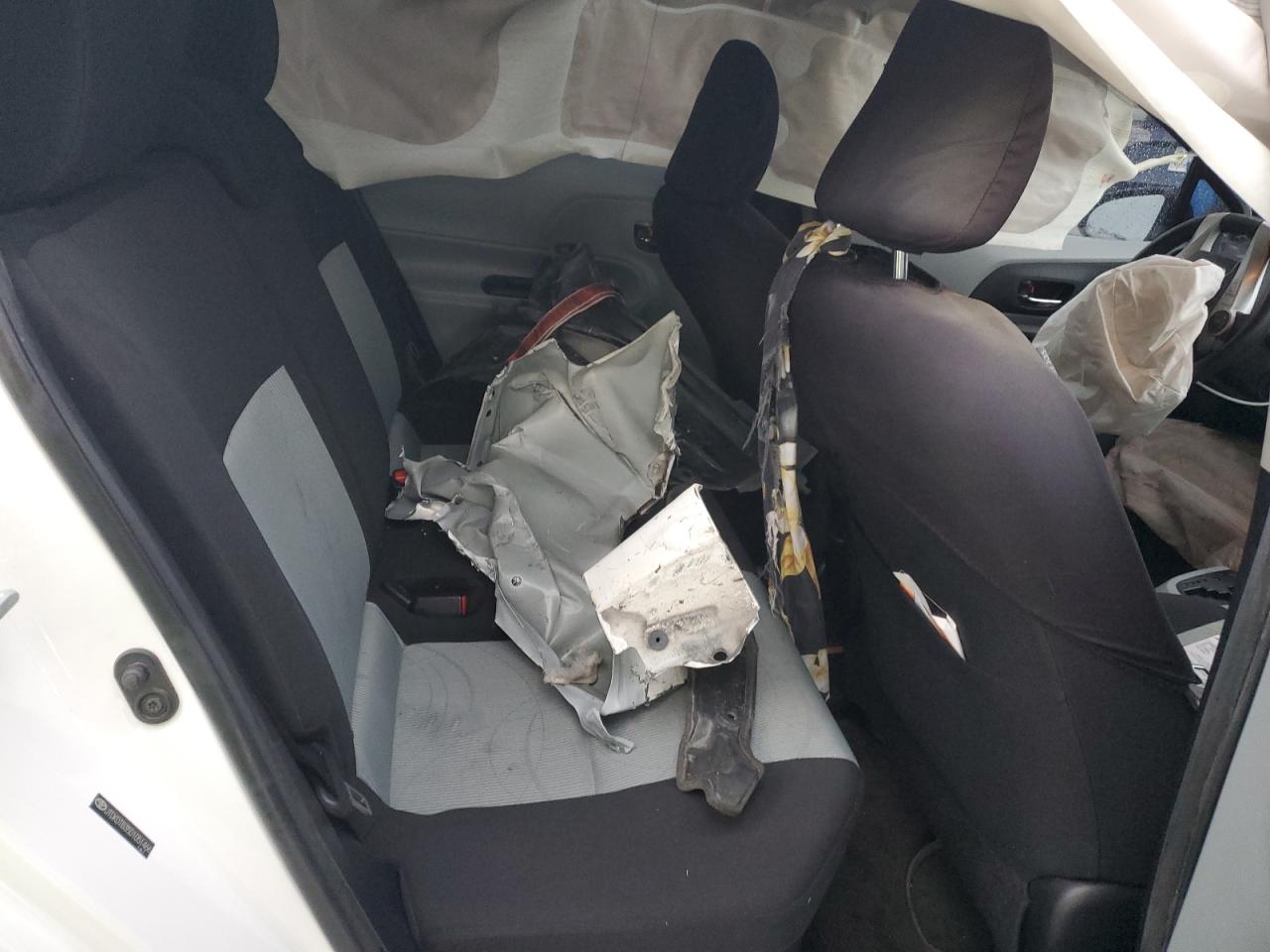 Toyota Prius Image 11