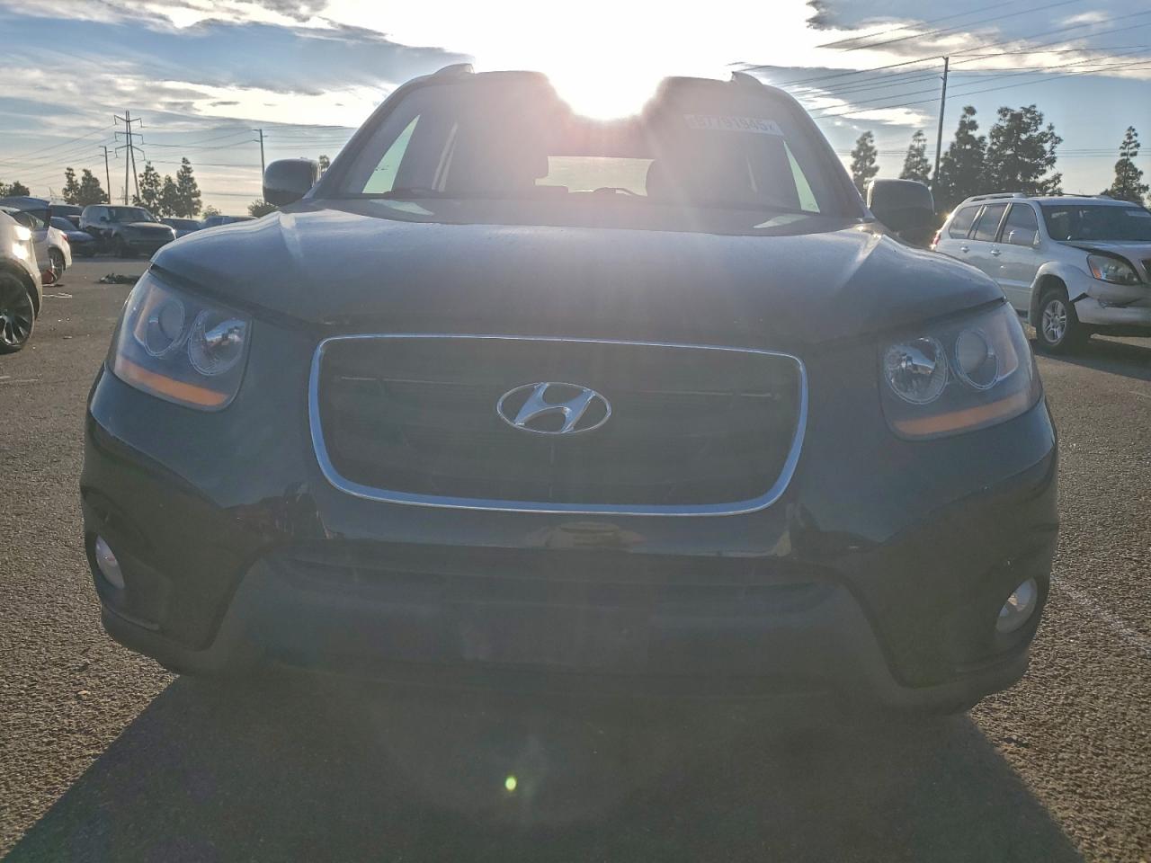 Hyundai SANTA FE Limited Image 2