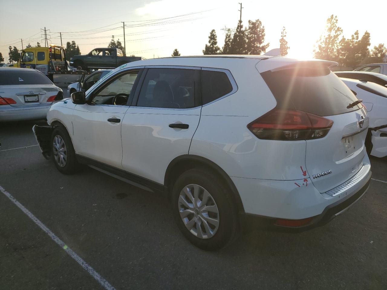Nissan Rogue S Image 2
