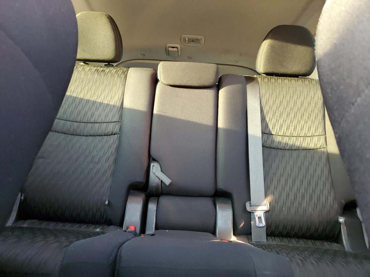 Nissan Rogue S Image 7