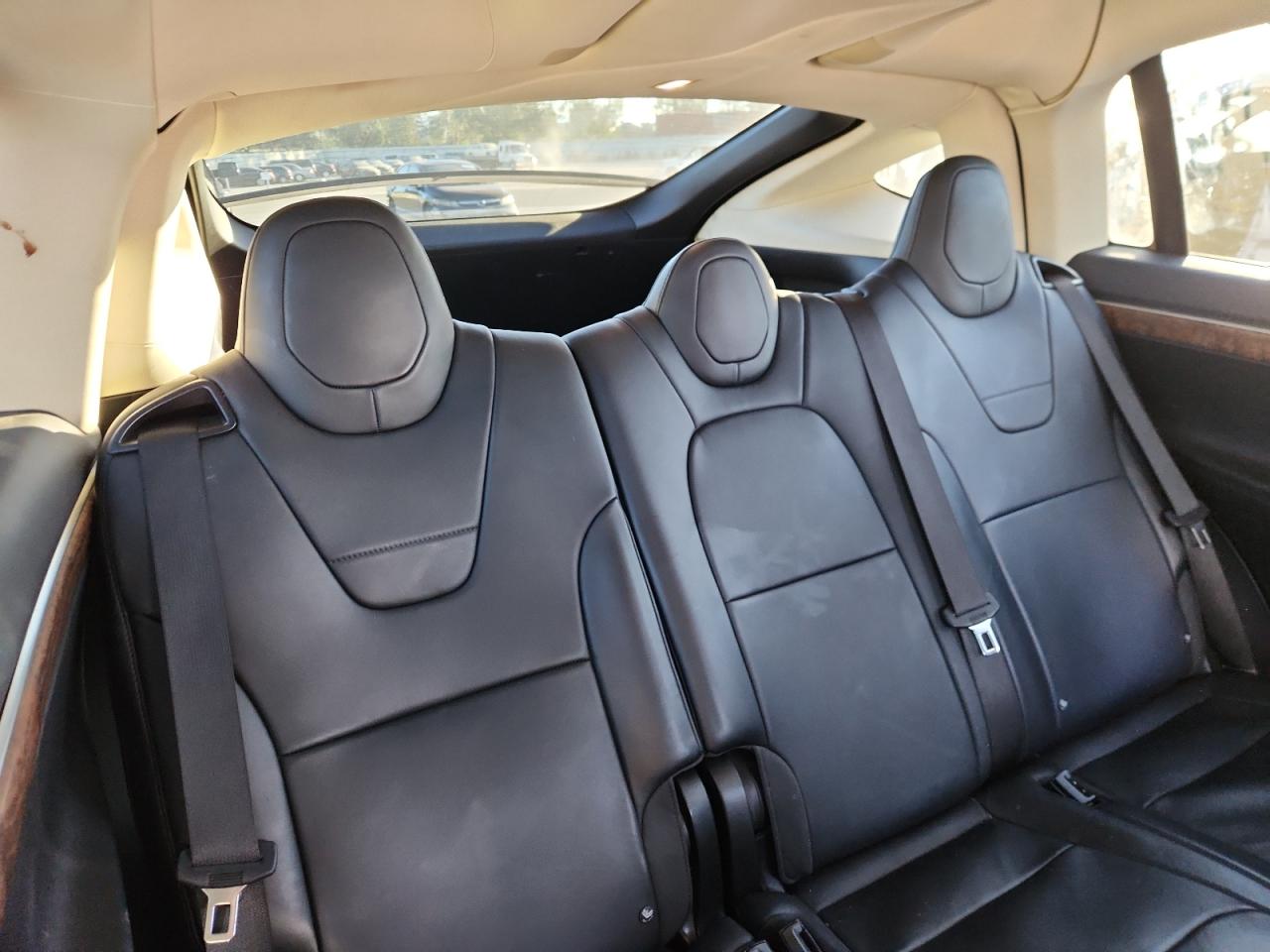 Tesla Model X Image 6