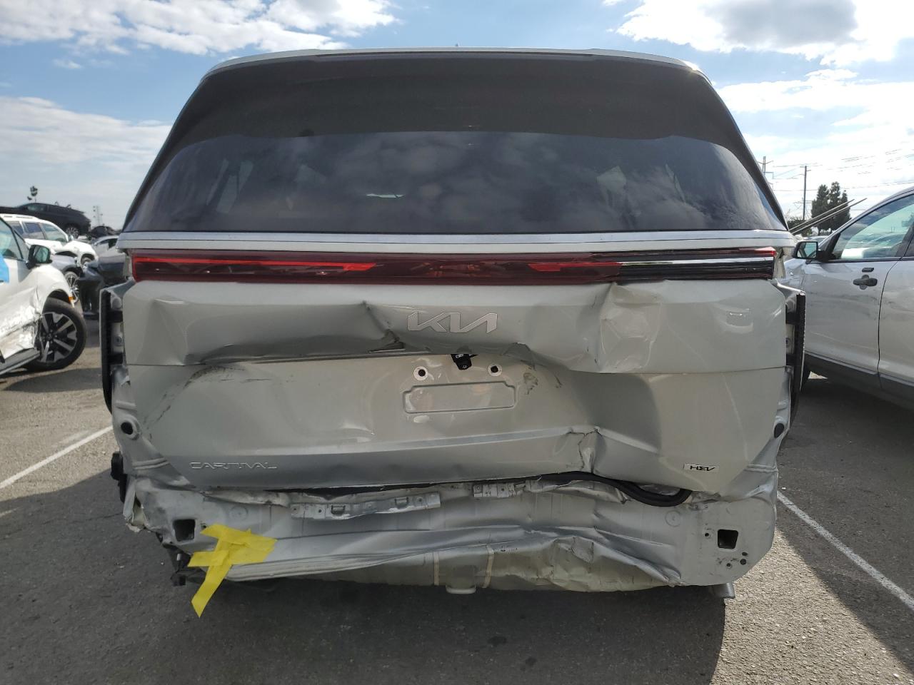 Kia Carnival Ex Image 5